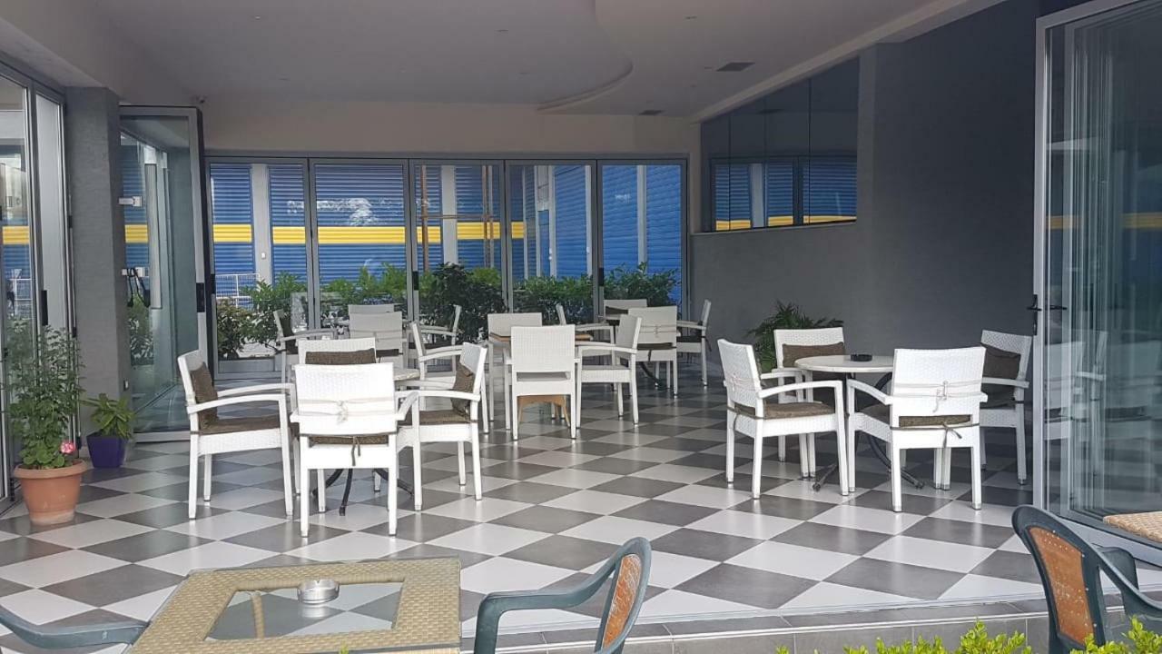 Kompleksi Gjoni Fier Dış mekan fotoğraf